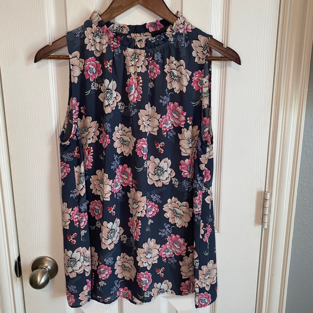LOFT Outlet Womens Blouse Medium Navy Pink Floral Ruffle Neck Sleeveless Career